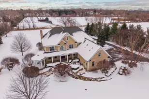 2810 Oak Ridge Rd, Crystal Lake, IL 60012 - Photo 2