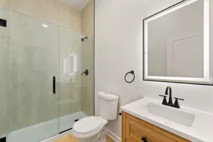 530 N Lawndale Ave, Chicago, IL 60624 - Photo 14