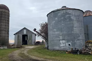 7304 Johnson Rd, Hebron, IL 60034 - Photo 6