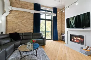 601 Linden Pl, Evanston, IL 60202 - Photo 2