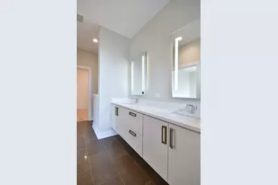 256 Addison Avenue N, Elmhurst, IL 60126 - Photo 10