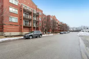 9864 Leland Ave, Schiller Park, IL 60176 - Photo 4