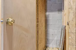 1069 W Foster Ave, Chicago, IL 60640 - Photo 16