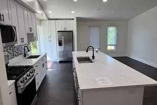 19w286 Governors Trail, Oak Brook, IL 60523 - Photo 4