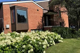 19w286 Governors Trail, Oak Brook, IL 60523 - Photo 2