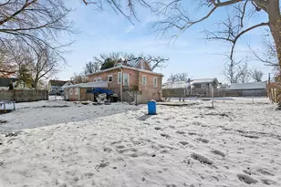 422 Bellevue Dr, Round Lake Park, IL 60073 - Photo 4