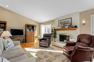 1961 Wexford Cir, Wheaton, IL 60189 - Photo 4