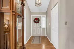 1961 Wexford Cir, Wheaton, IL 60189 - Photo 18