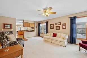 1995 Bridlewood Dr, Hoffman Estates, IL 60192 - Photo 6