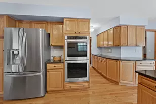 1995 Bridlewood Dr, Hoffman Estates, IL 60192 - Photo 10
