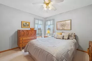 1995 Bridlewood Dr, Hoffman Estates, IL 60192 - Photo 18