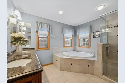 1995 Bridlewood Drive, Hoffman Estates, IL 60192 - Photo 16