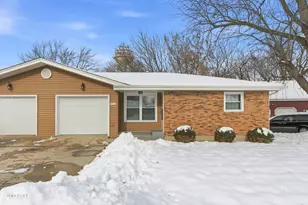 105 W Somonauk St, Yorkville, IL 60560 - Photo 1