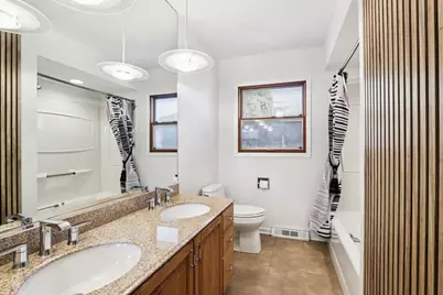2019 E Avon Lane, Arlington Heights, IL 60004 - Photo 16