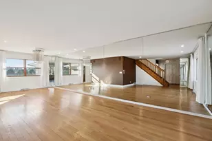 2019 E Avon Ln, Arlington Heights, IL 60004 - Photo 8