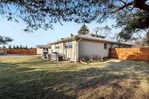 2019 E Avon Ln, Arlington Heights, IL 60004 - Photo 50