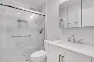 111 Windsor Dr, Vernon Hills, IL 60061 - Photo 22