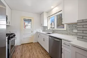 578 Ivy Ct, Lake Forest, IL 60045 - Photo 10