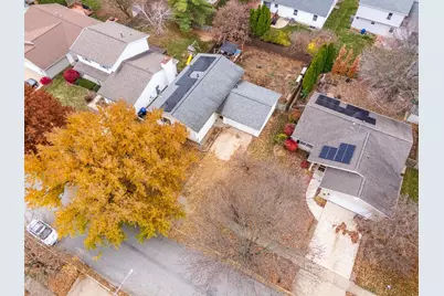 2713 Essington Street, Bloomington, IL 61705 - Photo 34