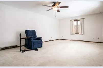 1126 Main Street, Pecatonica, IL 61063 - Photo 2