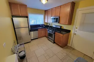 2950 W Arthur Ave, Chicago, IL 60645 - Photo 6