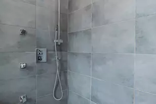 1221 E 46th St, Chicago, IL 60653 - Photo 16