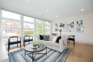 1221 E 46th St, Chicago, IL 60653 - Photo 2