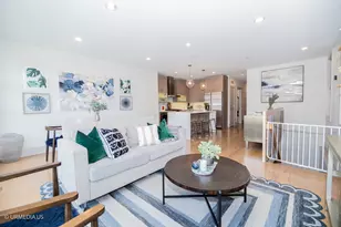 1221 E 46th St, Chicago, IL 60653 - Photo 4