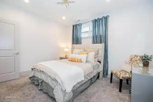 1221 E 46th St, Chicago, IL 60653 - Photo 34