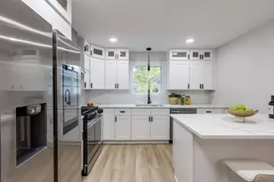 2421 Lockner Blvd, Joliet, IL 60431 - Photo 12