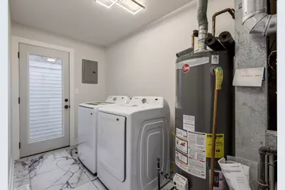 2421 Lockner Boulevard, Joliet, IL 60431 - Photo 32