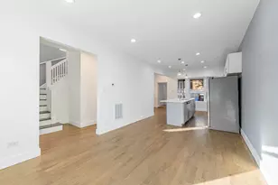 2038 E 73rd St, Chicago, IL 60649 - Photo 4