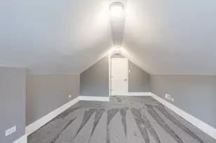 2038 E 73rd St, Chicago, IL 60649 - Photo 12