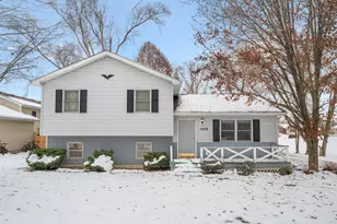 1226 Lakewood Dr, Lake Holiday, IL 60552 - Photo 1