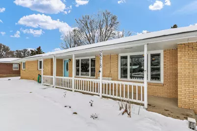 2218 S Mattis Avenue, Champaign, IL 61821 - Photo 4