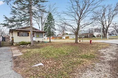 1425 Washington Street, Lake in the Hills, IL 60156 - Photo 4