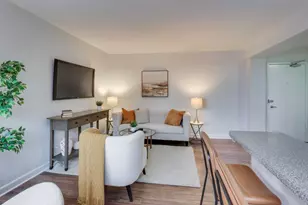 4950 N Marine Dr, Chicago, IL 60640 - Photo 10