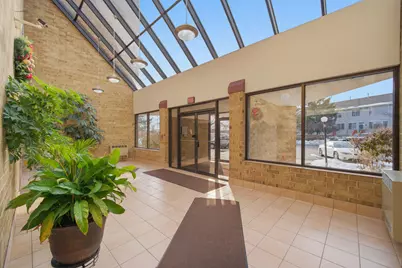 5600 Astor Lane #315, Rolling Meadows, IL 60008 - Photo 2