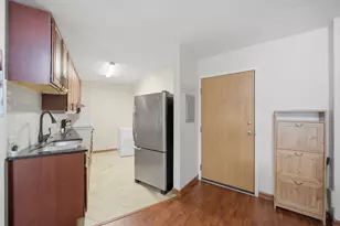 5600 Astor Ln, Rolling Meadows, IL 60008 - Photo 8