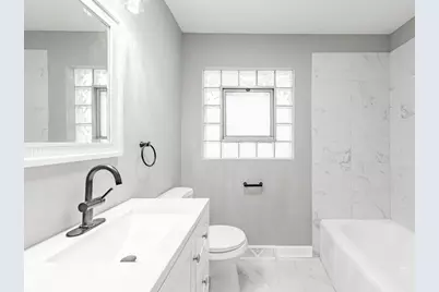 8139 S Exchange Avenue, Chicago, IL 60617 - Photo 12