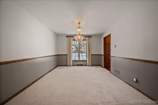 685 N Van Nortwick Ave, Batavia, IL 60510 - Photo 4