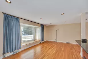 2815 Helen Dr, Glenview, IL 60025 - Photo 6