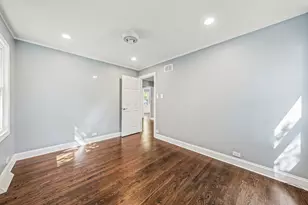 9725 Normandy Ave, Oak Lawn, IL 60453 - Photo 6