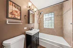 9725 Normandy Ave, Oak Lawn, IL 60453 - Photo 4