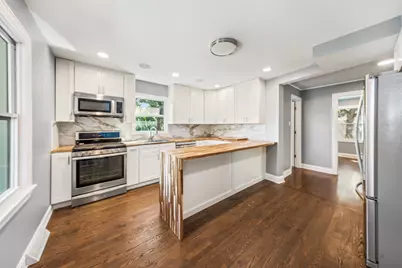 9725 Normandy Avenue, Oak Lawn, IL 60453 - Photo 2