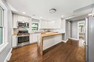 9725 Normandy Ave, Oak Lawn, IL 60453 - Photo 2