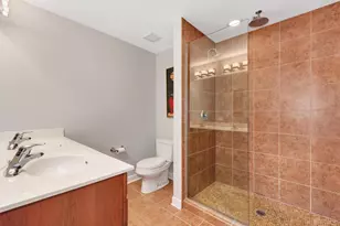 100 E 14th St, Chicago, IL 60605 - Photo 18