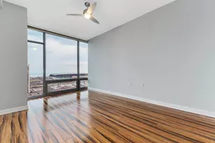 100 E 14th St, Chicago, IL 60605 - Photo 16