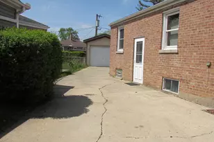 3428 Lonnquist Dr, Franklin Park, IL 60131 - Photo 14