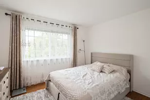 6073 Canterbury Ln, Hoffman Estates, IL 60192 - Photo 12